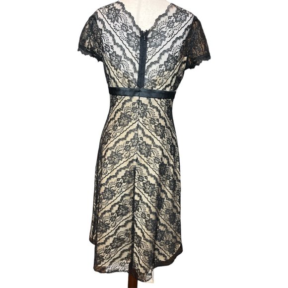 White House Black Market Black Lace Overlay V Neck Cocktail Evening Dress 4 NWT - Picture 2 of 12